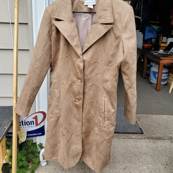 Classy coat - Picture 3 of 8